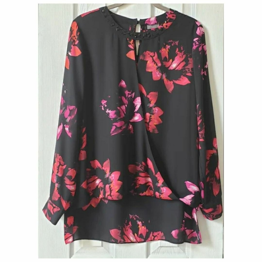 🌺Vince Camuto Black Pink Red Floral Surplice Blouse • Size M • Beaded Neckline